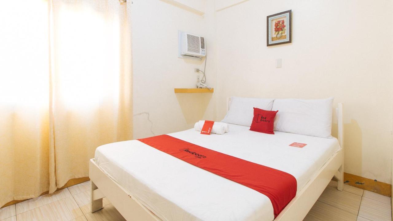 Reddoorz @ Golden Skye Hotel Guagua Kültér fotó