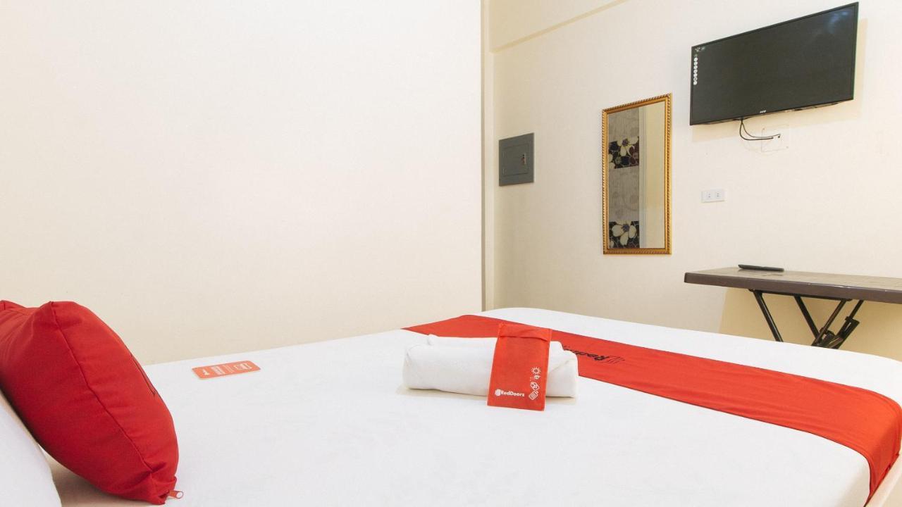 Reddoorz @ Golden Skye Hotel Guagua Kültér fotó