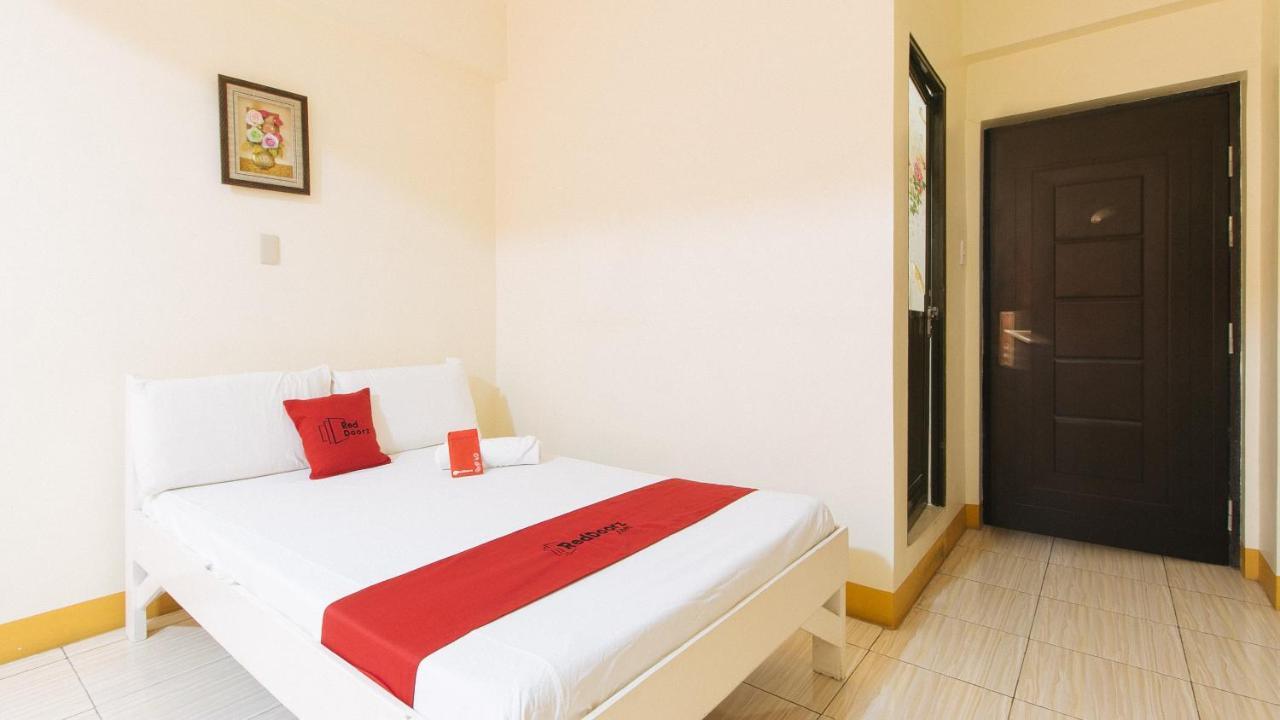 Reddoorz @ Golden Skye Hotel Guagua Kültér fotó