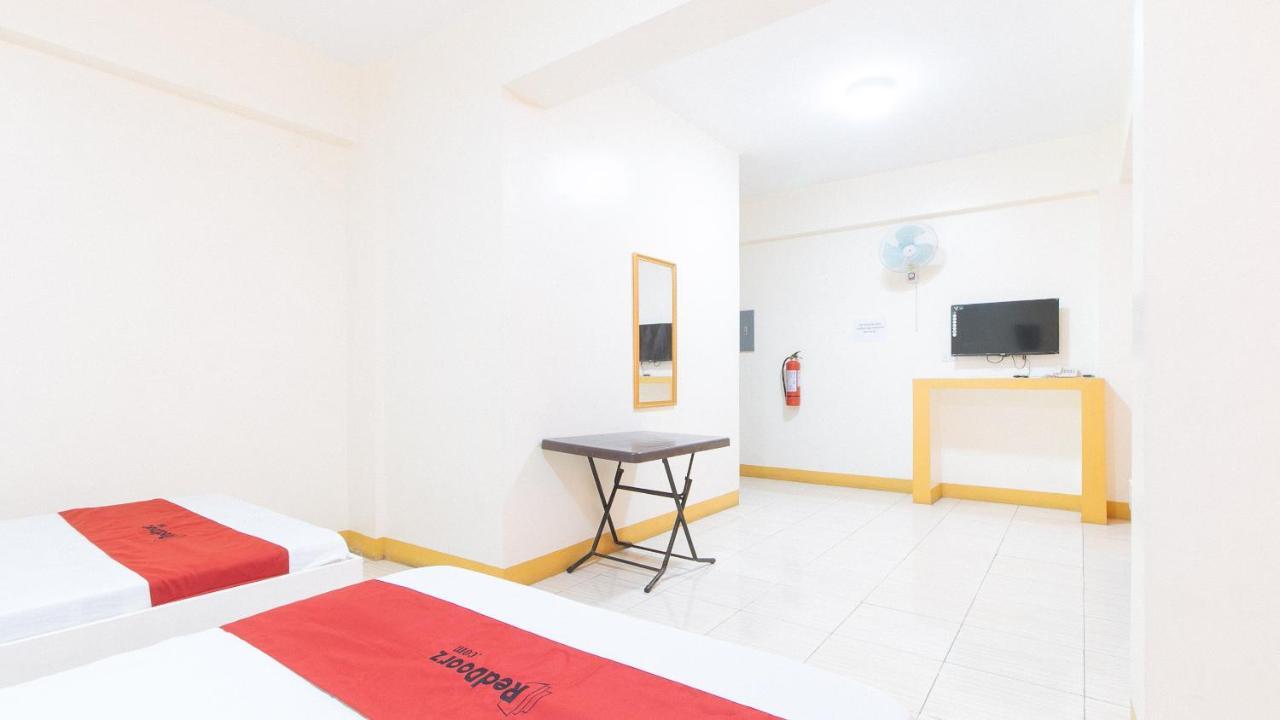 Reddoorz @ Golden Skye Hotel Guagua Kültér fotó