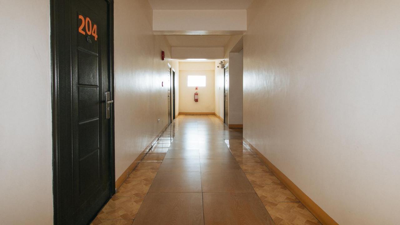 Reddoorz @ Golden Skye Hotel Guagua Kültér fotó